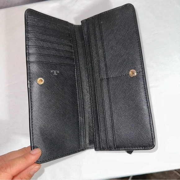 Tory Burch Robinson Slim Wallet - Picture 4 of 9